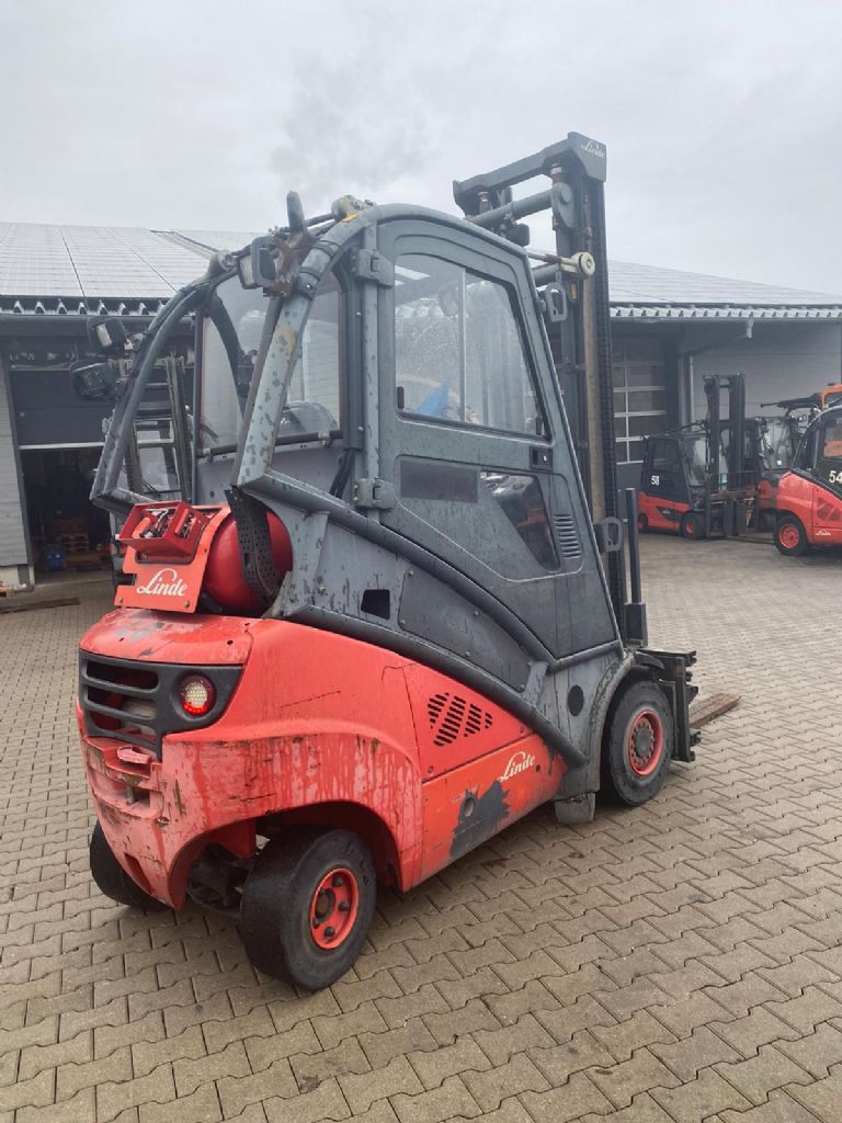Linde H 25 T/393-01 Treibgasstapler www.kompass-stapler.de