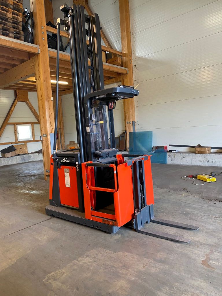 Linde V 12-02  Hochhubkommissionierer www.kompass-stapler.de