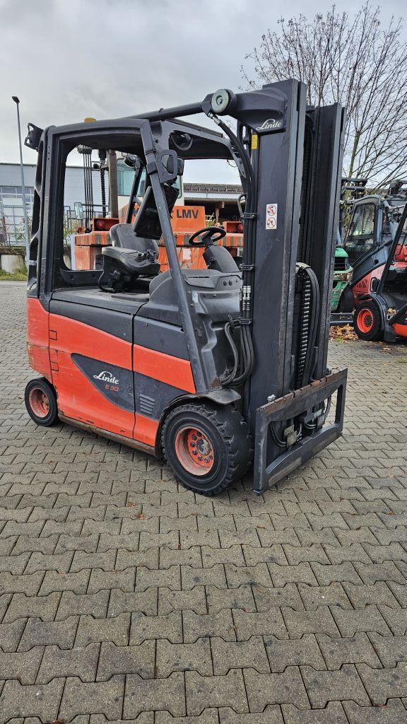 Linde E 30 H-01/600 Elektro 4 Rad-Stapler www.kompass-stapler.de