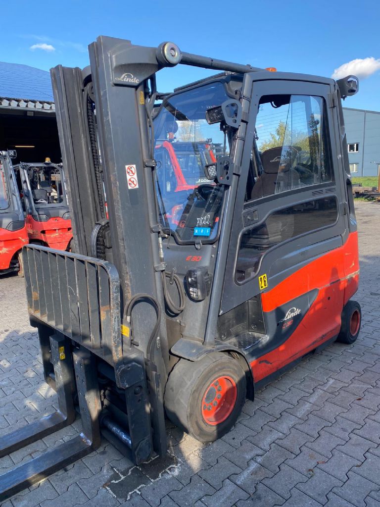 Linde E 30 HL-01/600 Electric 4-wheel forklift www.kompass-stapler.de