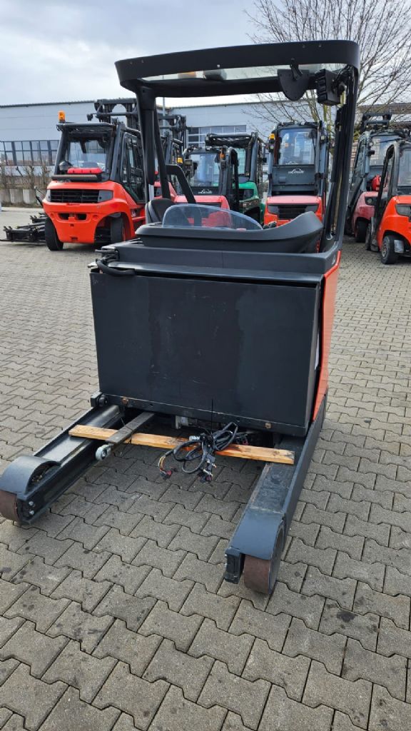 Linde R 16 HD-01 Reach Truck www.kompass-stapler.de