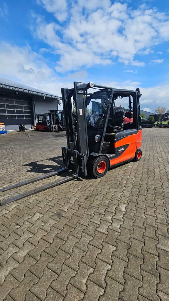 Linde E 30 HL-01/600 Electric 4-wheel forklift www.kompass-stapler.de