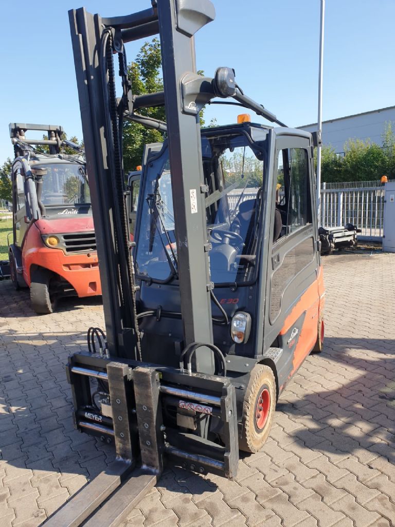 Linde E 30 L-01 Elektro 4 Rad-Stapler www.kompass-stapler.de