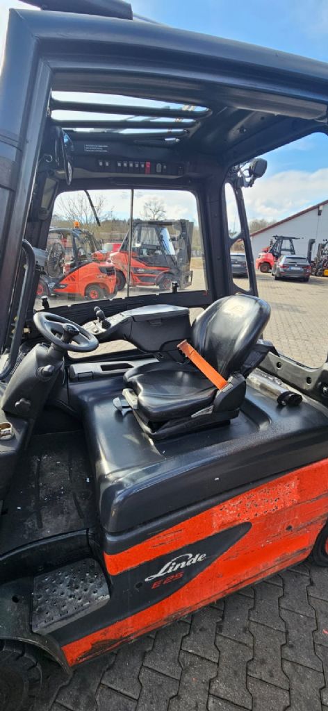 Linde E 25 L-01 Elektro 4 Rad-Stapler www.kompass-stapler.de