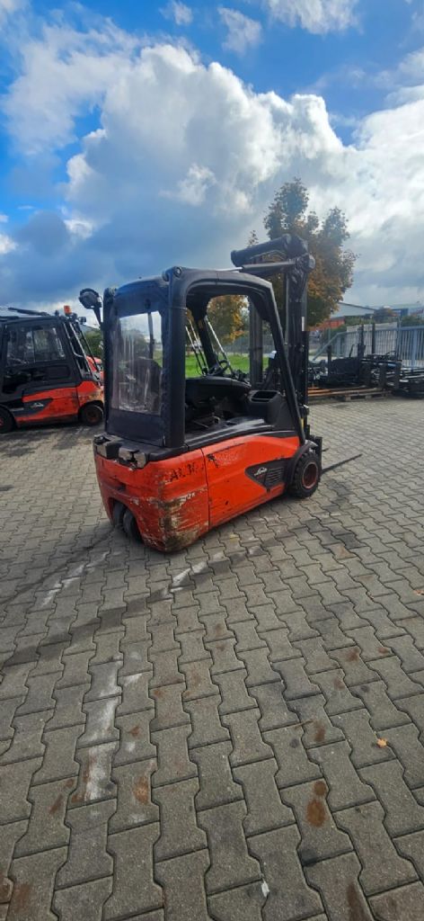 Linde E 18 L-02 Elektro 3 Rad-Stapler www.kompass-stapler.de