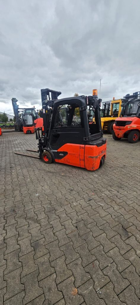 Linde E 20 L-02 Elektro 3 Rad-Stapler www.kompass-stapler.de