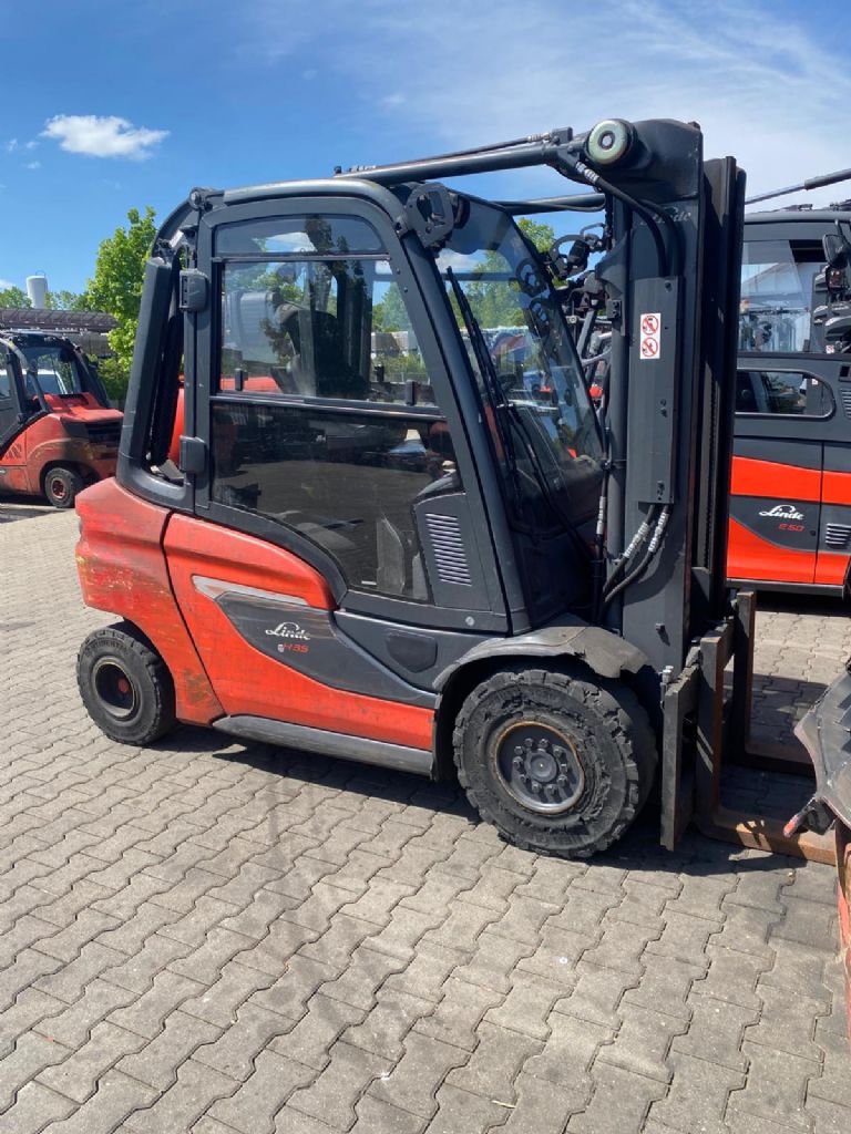 Linde H 35 T-01 Treibgasstapler www.kompass-stapler.de