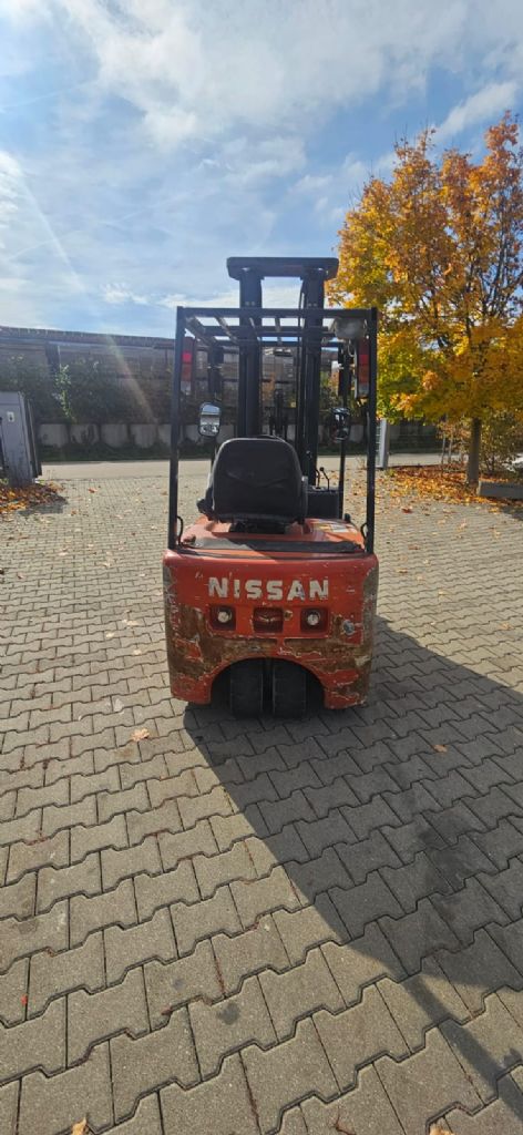 Nissan GN01L18HQ Elektro 3 Rad-Stapler www.kompass-stapler.de