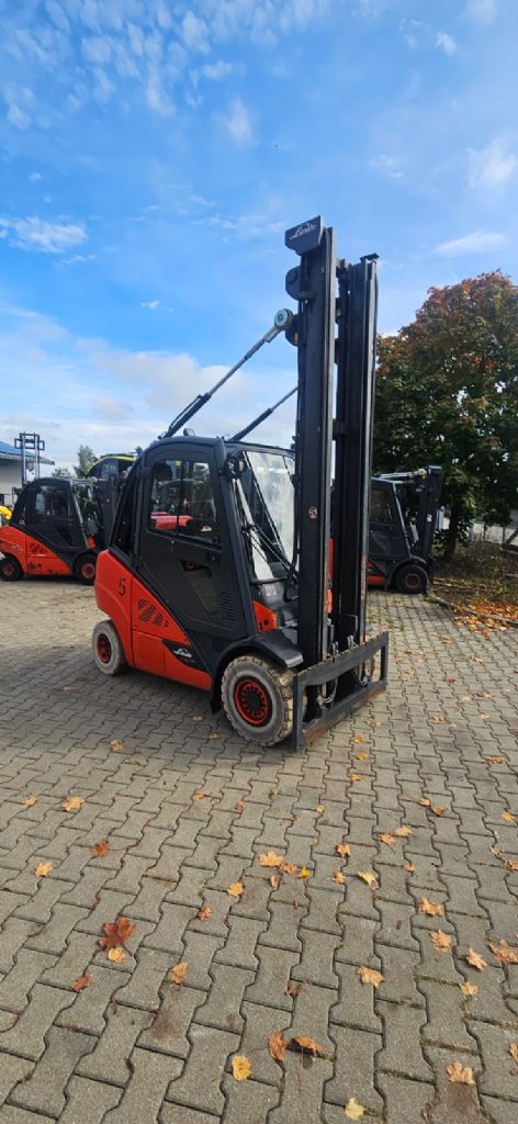 Linde H 30 T-02 Treibgasstapler www.kompass-stapler.de