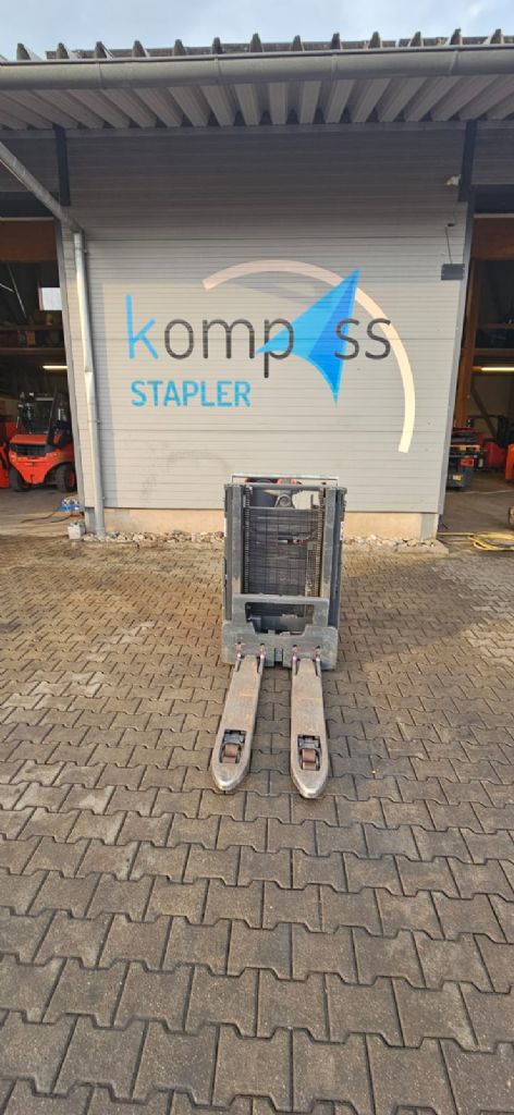Linde D 12 SP High Lift stacker www.kompass-stapler.de