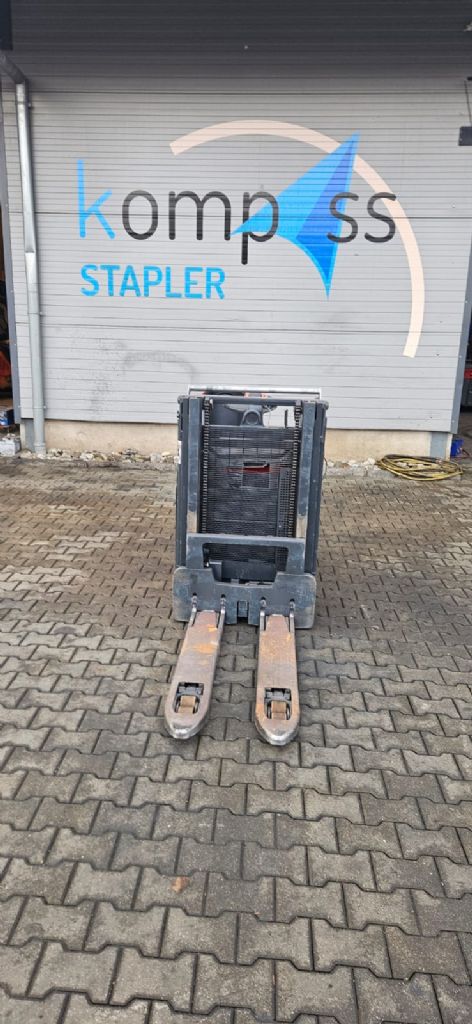 Linde D 12 SP High Lift stacker www.kompass-stapler.de
