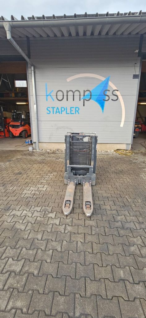 Linde D 12 SP High Lift stacker www.kompass-stapler.de