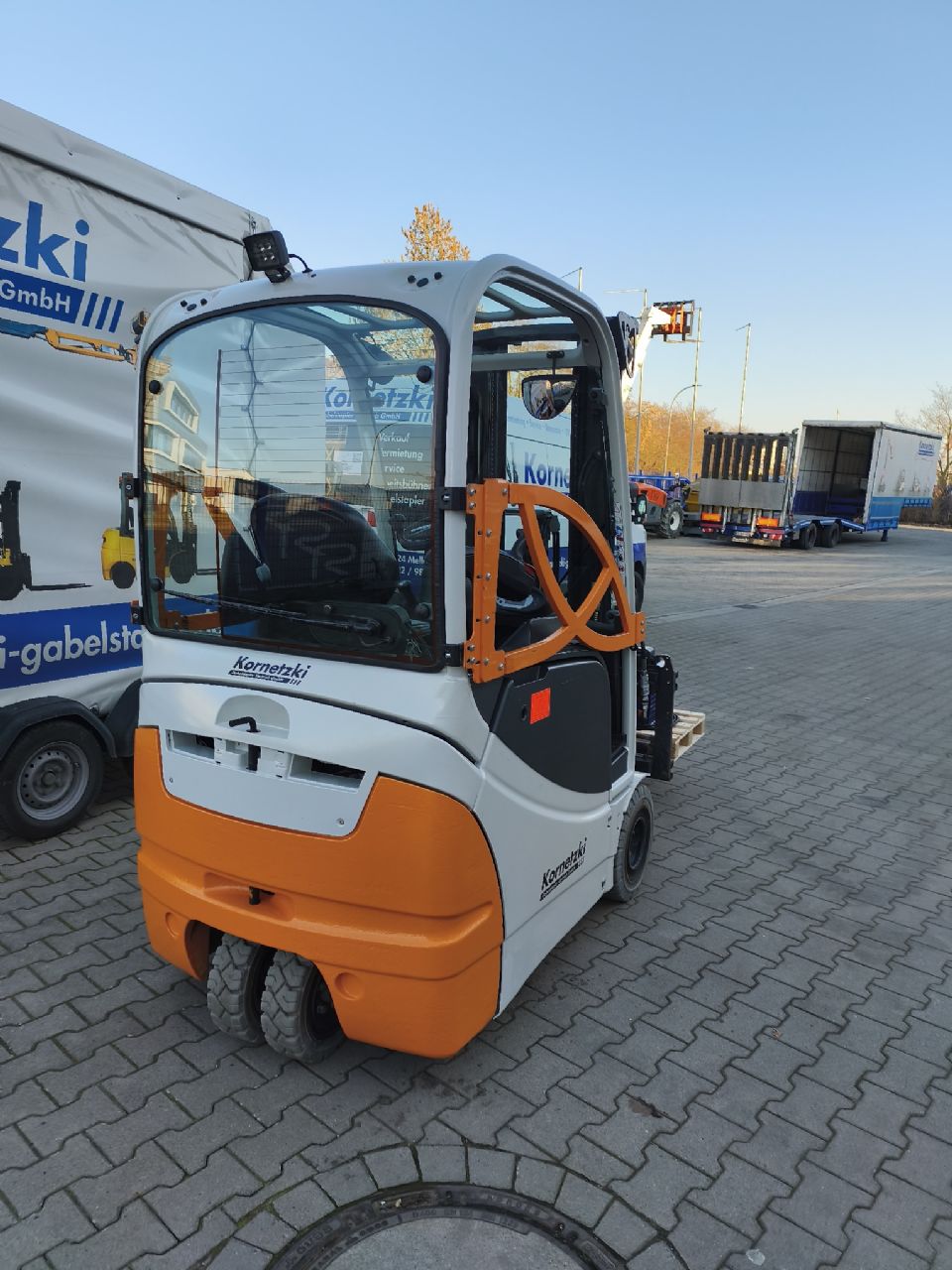 Still RX20-15 Elektro 3 Rad-Stapler www.kornetzki-gabelstapler.de Still RX20-15 Elektro 3 Rad-Stapler www.kornetzki-gabelstapler.de