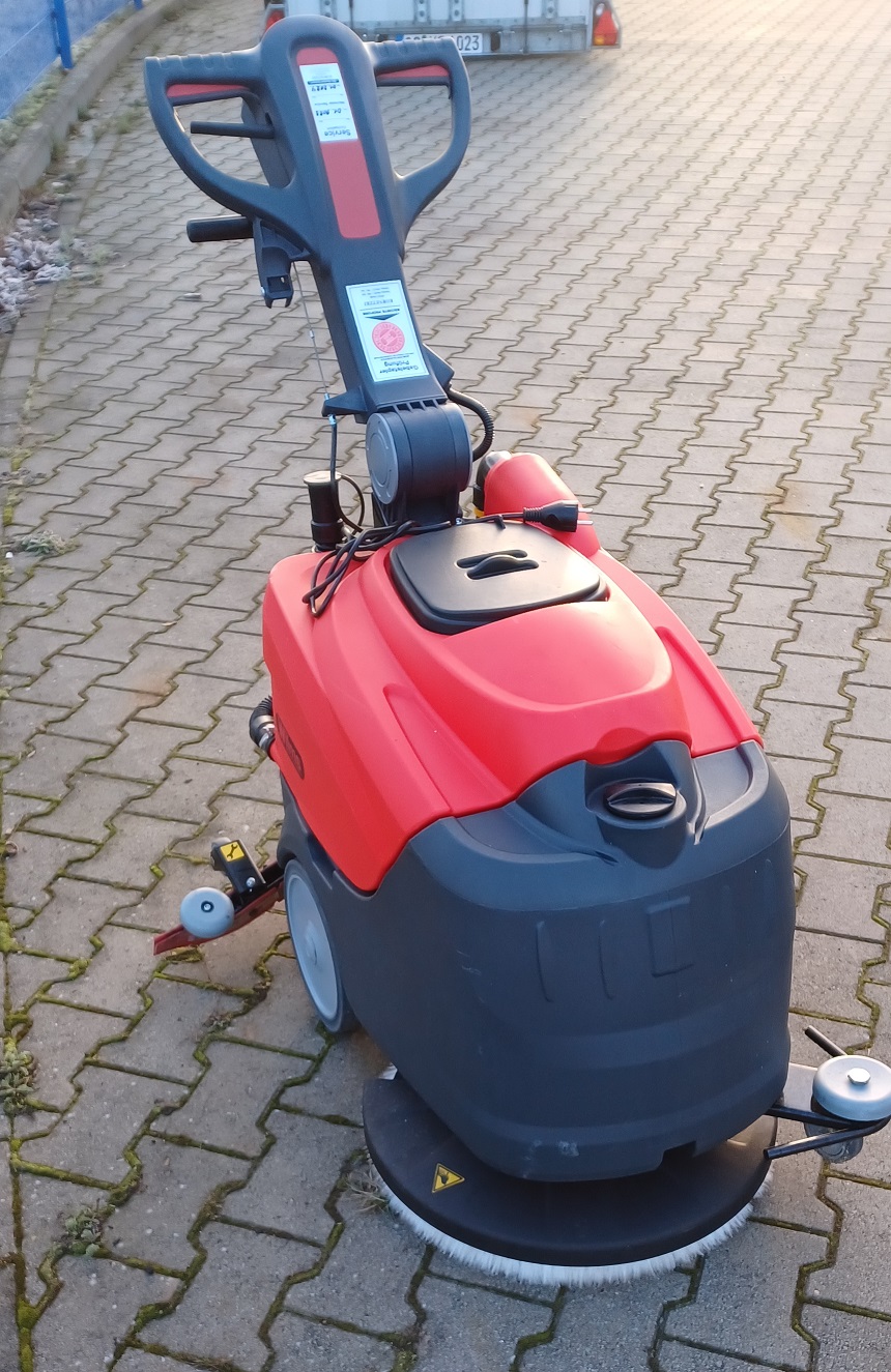 Wilms S50B Kehrmaschinen www.kornetzki-gabelstapler.de Wilms S50B Kehrmaschinen www.kornetzki-gabelstapler.de