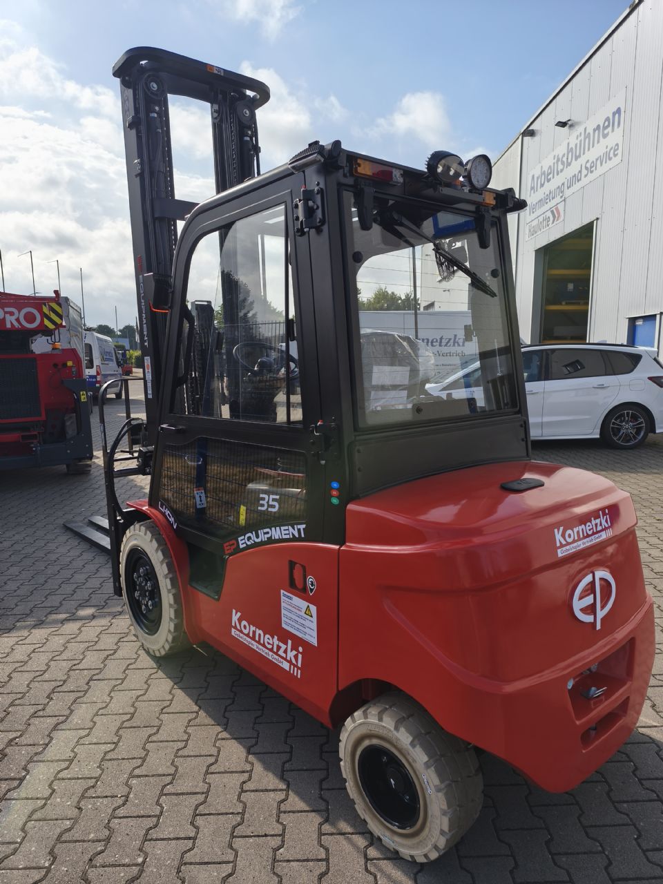 EP EFL353S Elektro 4 Rad-Stapler www.kornetzki-gabelstapler.de