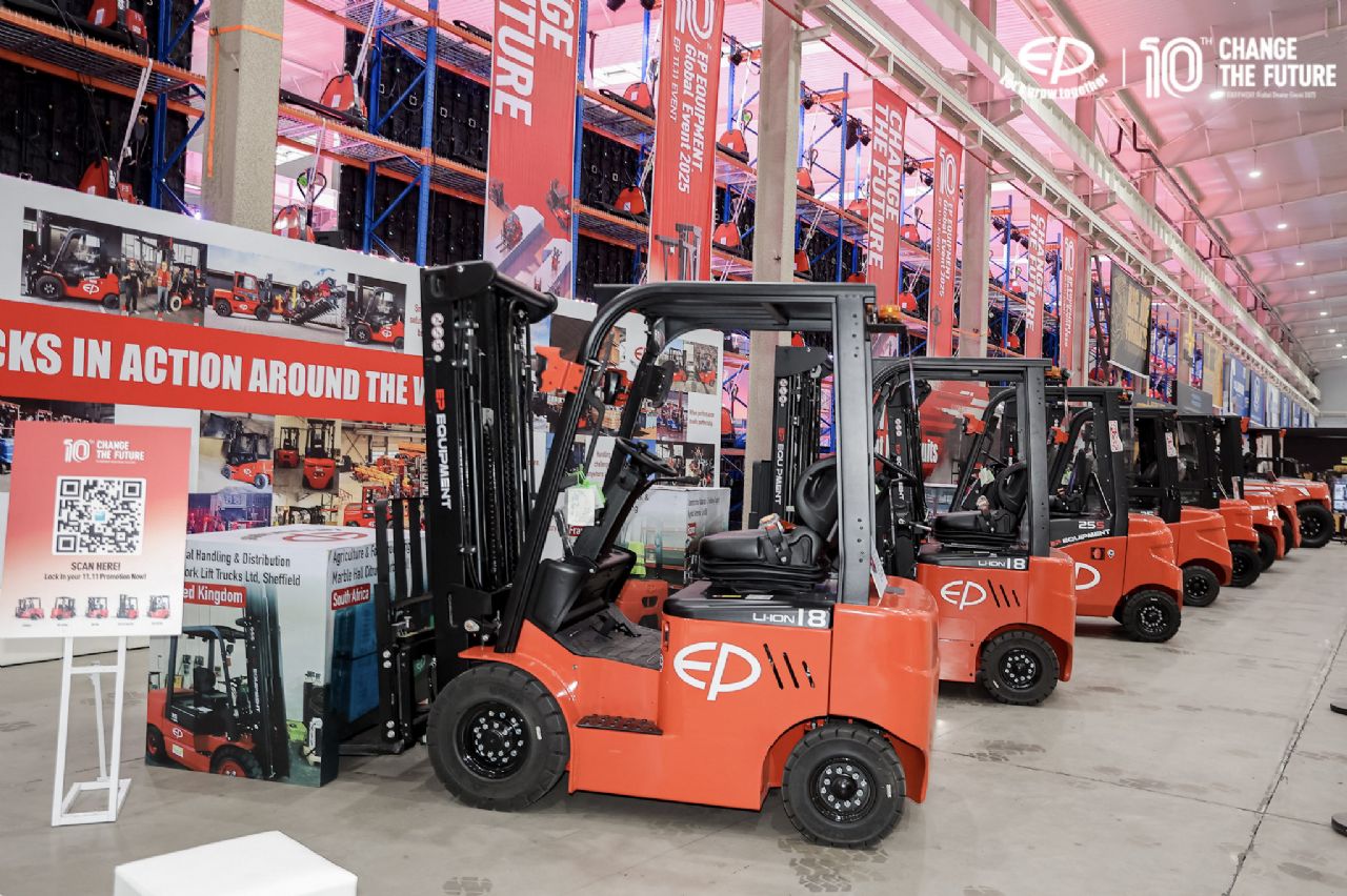 EP EFL183 Elektro 4 Rad-Stapler www.kornetzki-gabelstapler.de