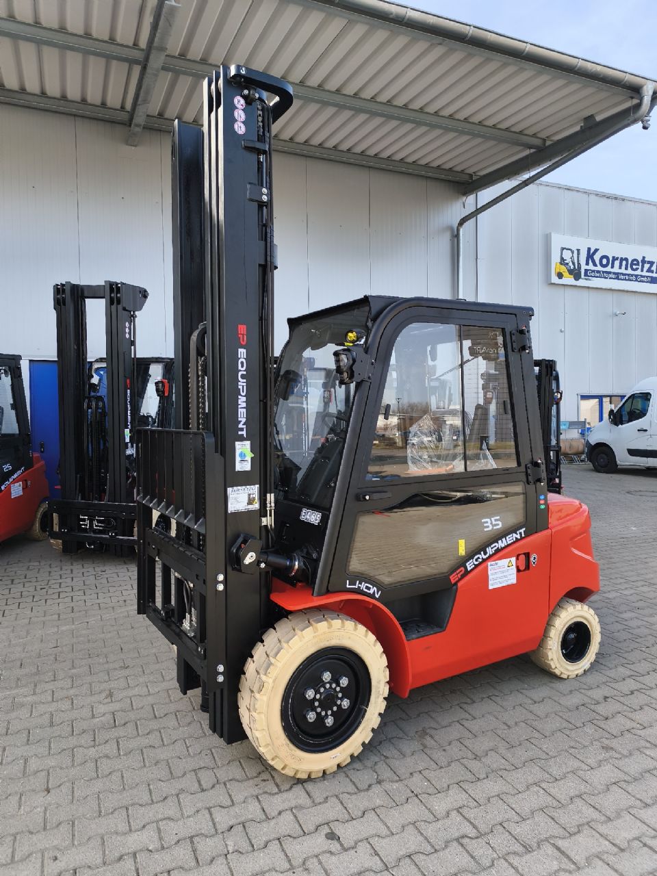 EP EFL353P Elektro 4 Rad-Stapler www.kornetzki-gabelstapler.de