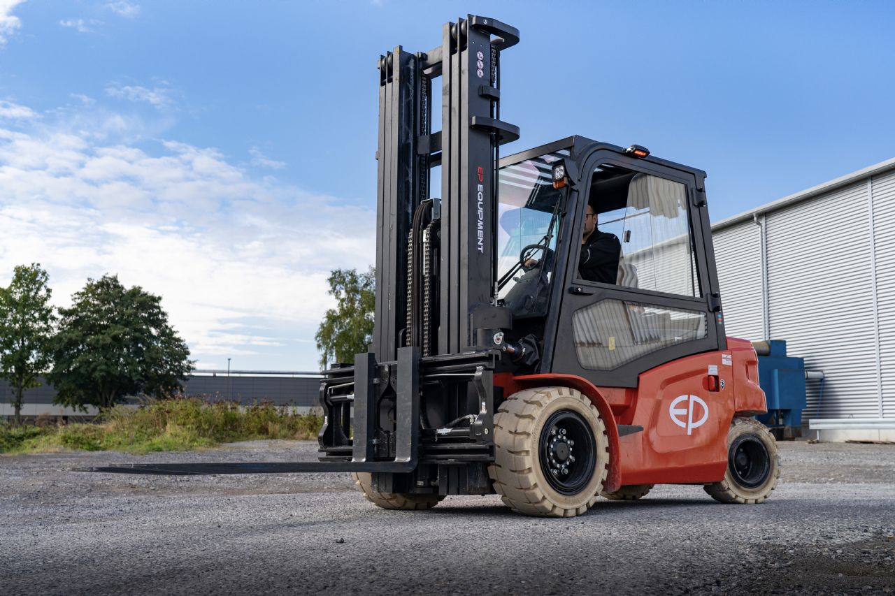 EP CPD50L1 Elektro 4 Rad-Stapler www.kornetzki-gabelstapler.de