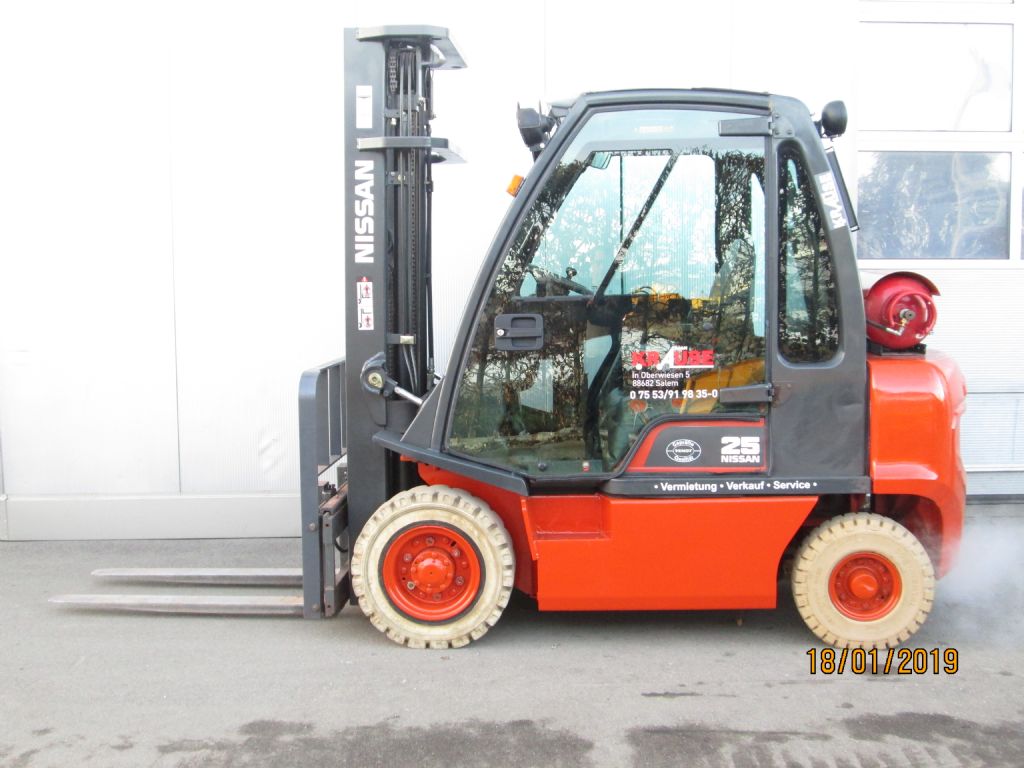 Nissan-UD02 A 25 PQ-Treibgasstapler-www.krause-salem.de Nissan-UD02 A 25 PQ-Treibgasstapler-www.krause-salem.de