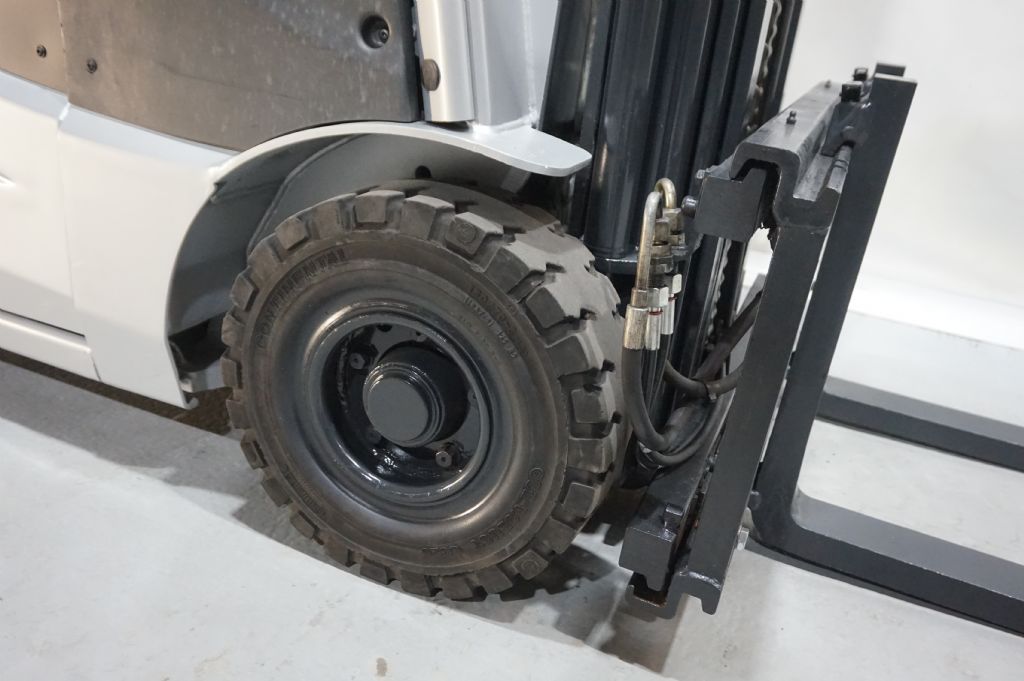 Still-RX50-15 Triplex 3. Ventil-Elektro 3 Rad-Stapler-www.kriegel-gmbh.de Still-RX50-15 Triplex 3. Ventil-Elektro 3 Rad-Stapler-www.kriegel-gmbh.de