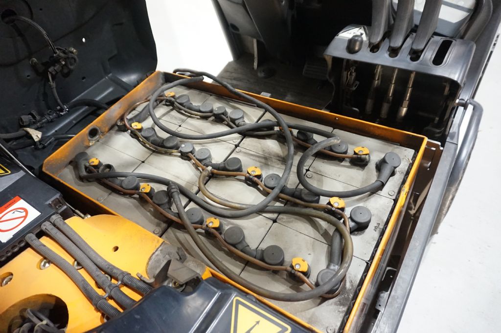 Still-RX50-15 Triplex 3.Ventil-Elektro 3 Rad-Stapler-www.kriegel-gmbh.de Still-RX50-15 Triplex 3.Ventil-Elektro 3 Rad-Stapler-www.kriegel-gmbh.de