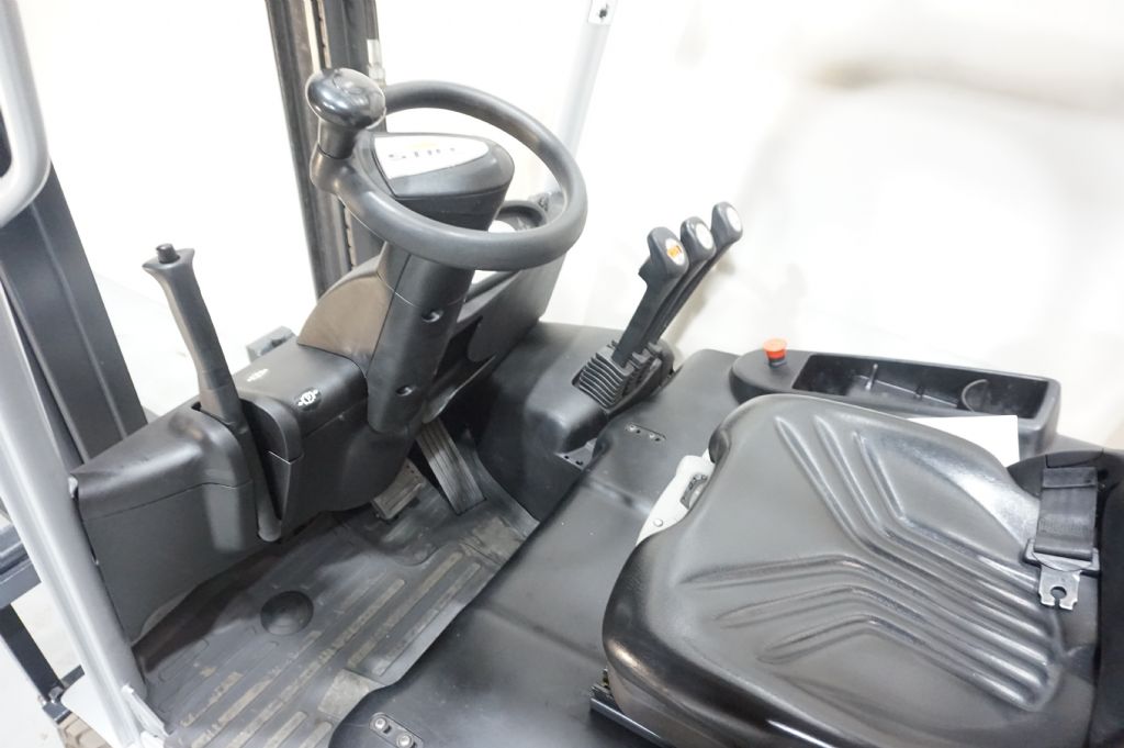 Still-RX50-15 Tele Seitenschieber-Elektro 3 Rad-Stapler-www.kriegel-gmbh.de Still-RX50-15 Tele Seitenschieber-Elektro 3 Rad-Stapler-www.kriegel-gmbh.de