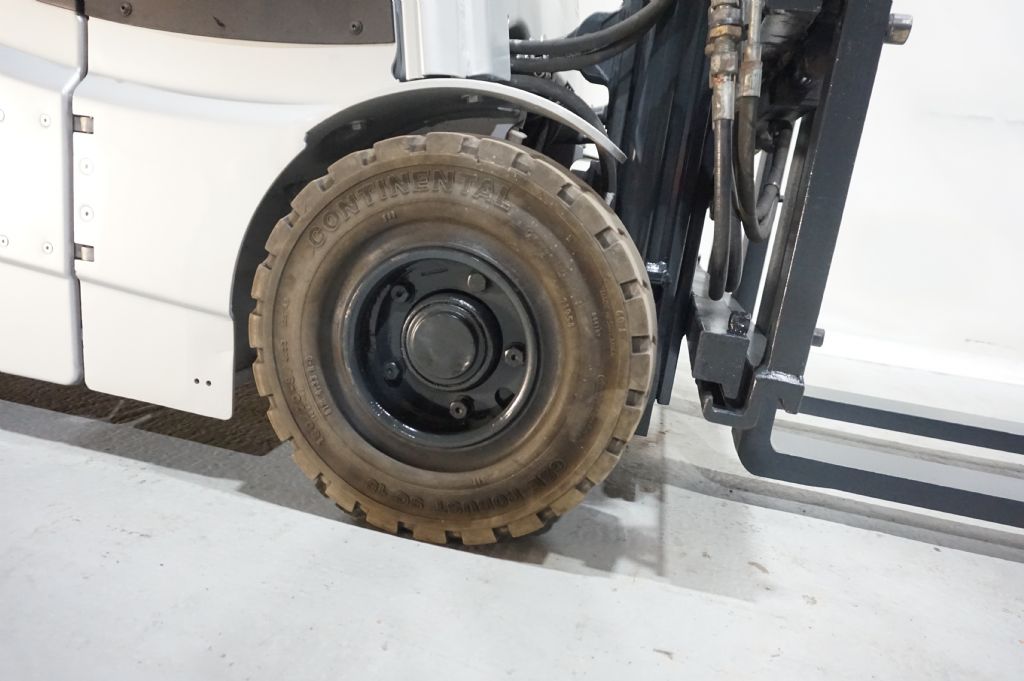 Still-RX50-15 Tele Seitenschieber-Elektro 3 Rad-Stapler-www.kriegel-gmbh.de Still-RX50-15 Tele Seitenschieber-Elektro 3 Rad-Stapler-www.kriegel-gmbh.de