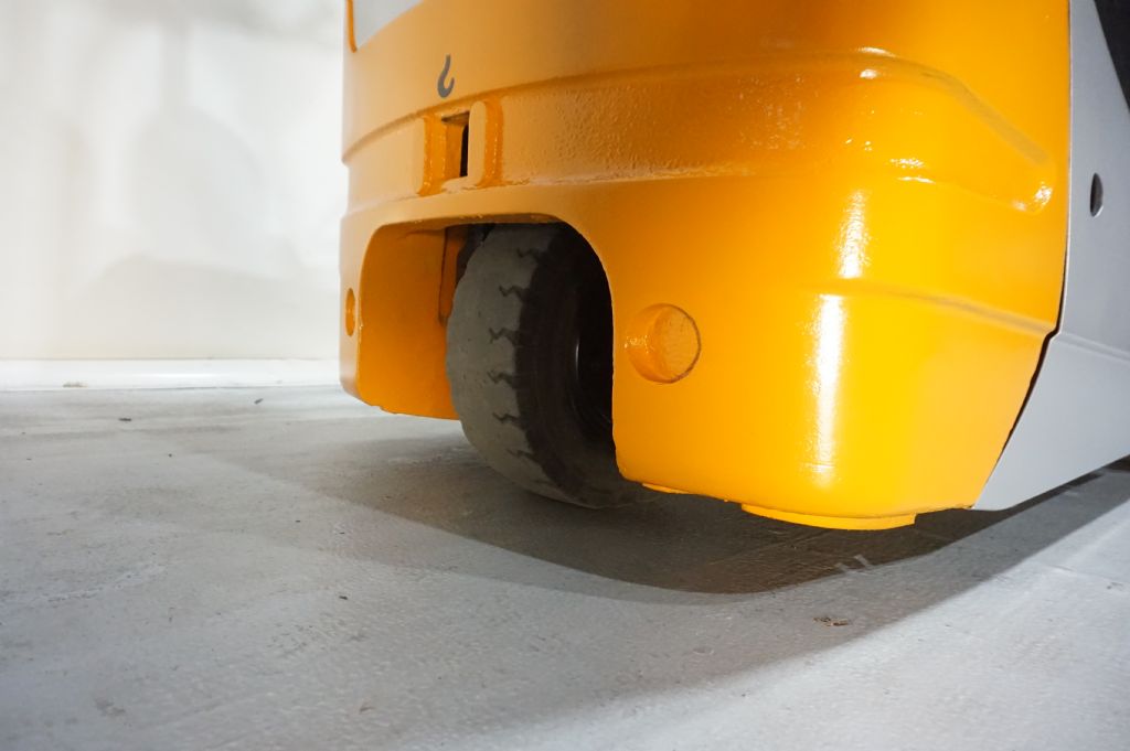 Still-RX50-15 Tele Seitenschieber-Elektro 3 Rad-Stapler-www.kriegel-gmbh.de Still-RX50-15 Tele Seitenschieber-Elektro 3 Rad-Stapler-www.kriegel-gmbh.de