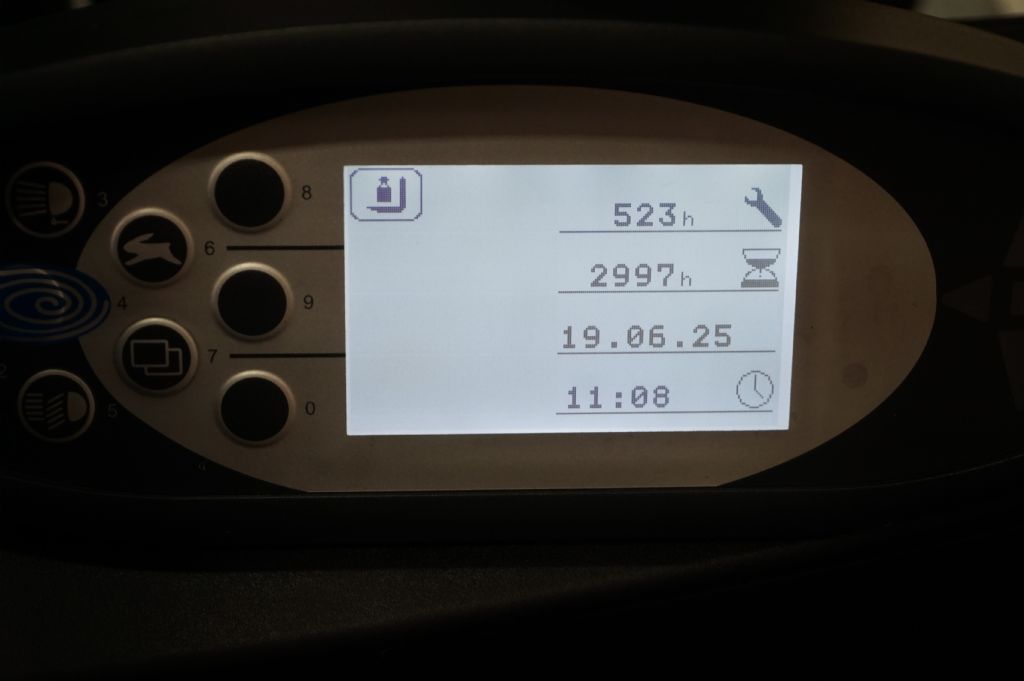 Still-RX50-15 Triplex 3. Ventil-Elektro 3 Rad-Stapler-www.kriegel-gmbh.de Still-RX50-15 Triplex 3. Ventil-Elektro 3 Rad-Stapler-www.kriegel-gmbh.de