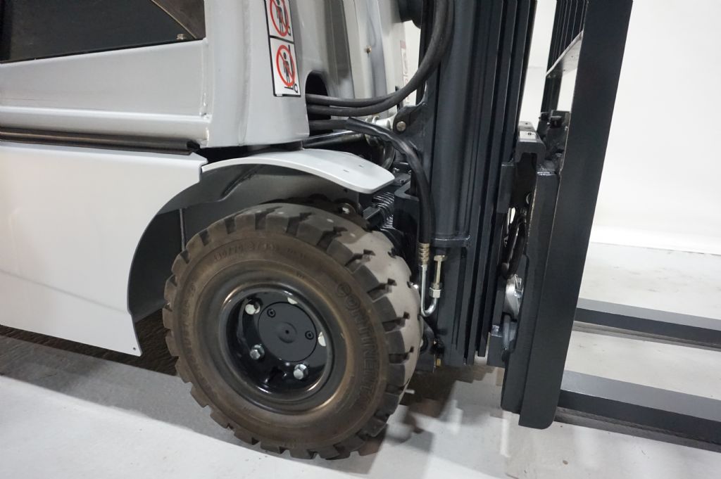 Still-RX70-16D Triplex Kabine DPF erst 638 std-Dieselstapler-www.kriegel-gmbh.de Still-RX70-16D Triplex Kabine DPF erst 638 std-Dieselstapler-www.kriegel-gmbh.de