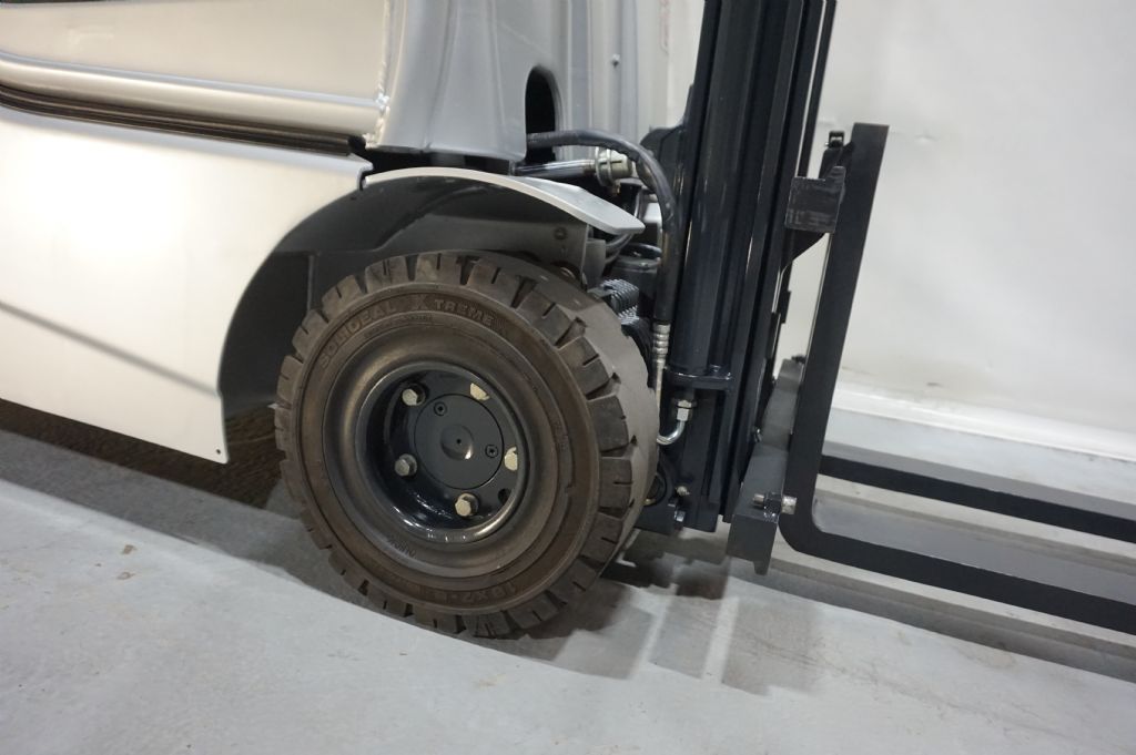 Still-RX70-16D Tele erst 679 Stunden-Dieselstapler-www.kriegel-gmbh.de Still-RX70-16D Tele erst 679 Stunden-Dieselstapler-www.kriegel-gmbh.de