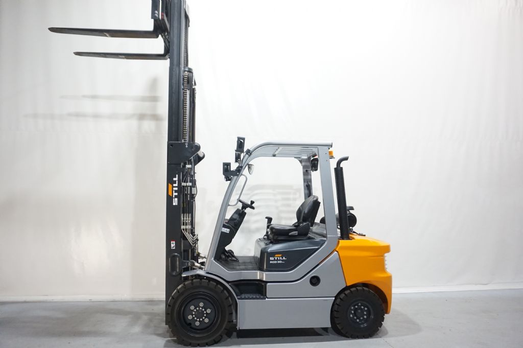 Still-RCD 30 Plus Triplex erst  37 Stunden-Dieselstapler-www.kriegel-gmbh.de