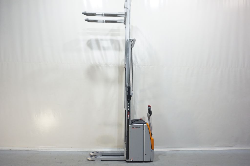 Still-EXV14i Triplex  Initialhub integr.Ladeger�t-High Lift stacker-www.kriegel-gmbh.de