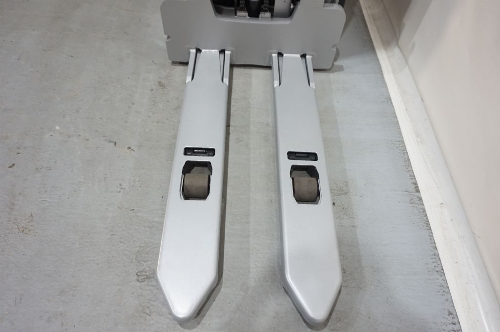 Still-EXV16i Triplex 5,61m Initialhub erst 966 Stunden-Hochhubwagen-www.kriegel-gmbh.de Still-EXV16i Triplex 5,61m Initialhub erst 966 Stunden-Hochhubwagen-www.kriegel-gmbh.de