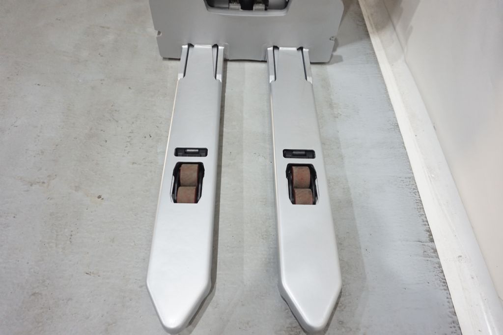 Still-EXV16i Triplex Initialhub erst 721 Stunden-Hochhubwagen-www.kriegel-gmbh.de Still-EXV16i Triplex Initialhub erst 721 Stunden-Hochhubwagen-www.kriegel-gmbh.de