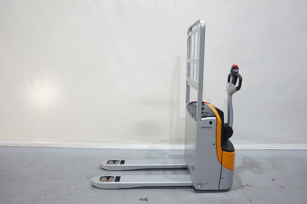 Still-EXU16 Akku 2025 erst 385 Stunden integr.Ladegerät-Niederhubwagen-www.kriegel-gmbh.de Still-EXU16 Akku 2025 erst 385 Stunden integr.Ladegerät-Niederhubwagen-www.kriegel-gmbh.de