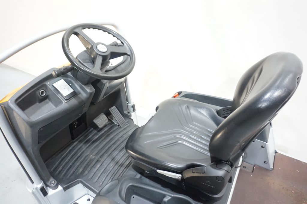 Still-LTX70 Schlepper -Schlepper-www.kriegel-gmbh.de Still-LTX70 Schlepper -Schlepper-www.kriegel-gmbh.de