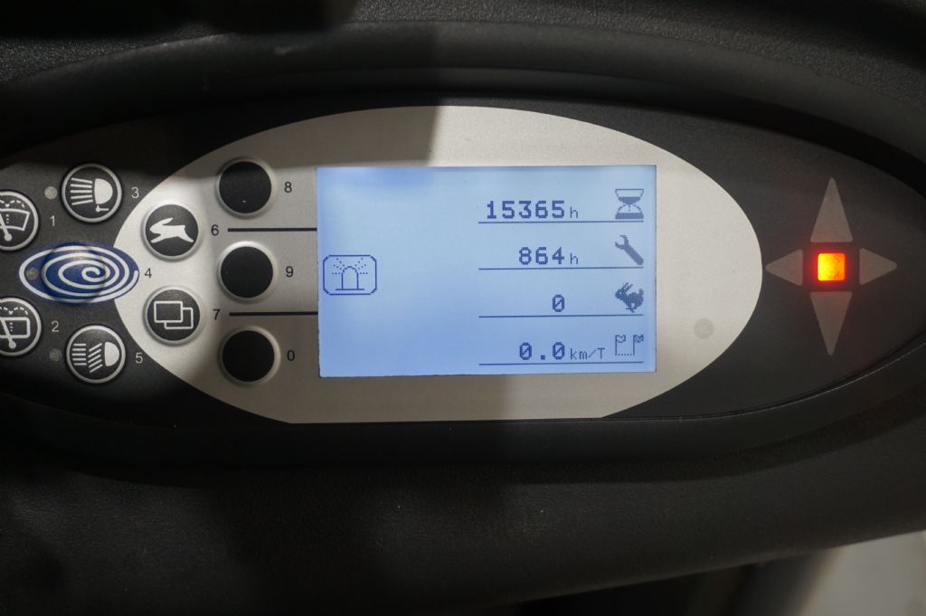 Still-LTX70 Schlepper -Schlepper-www.kriegel-gmbh.de Still-LTX70 Schlepper -Schlepper-www.kriegel-gmbh.de