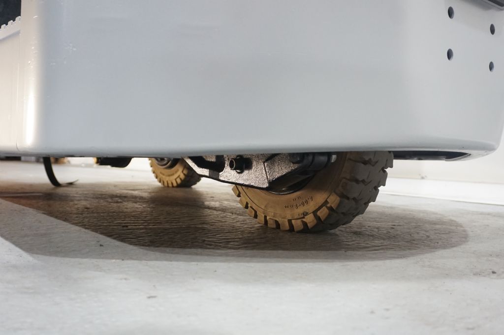 Still-LTX70 Schlepper -Schlepper-www.kriegel-gmbh.de Still-LTX70 Schlepper -Schlepper-www.kriegel-gmbh.de