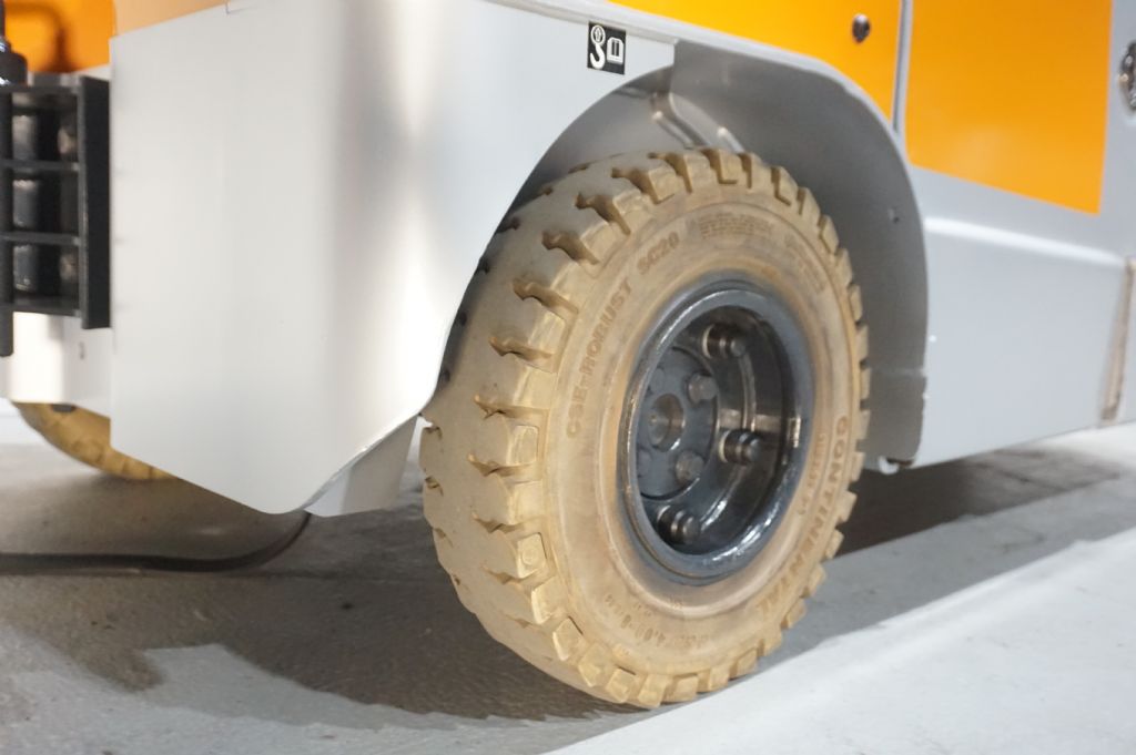 Still-LTX70 Schlepper -Schlepper-www.kriegel-gmbh.de Still-LTX70 Schlepper -Schlepper-www.kriegel-gmbh.de