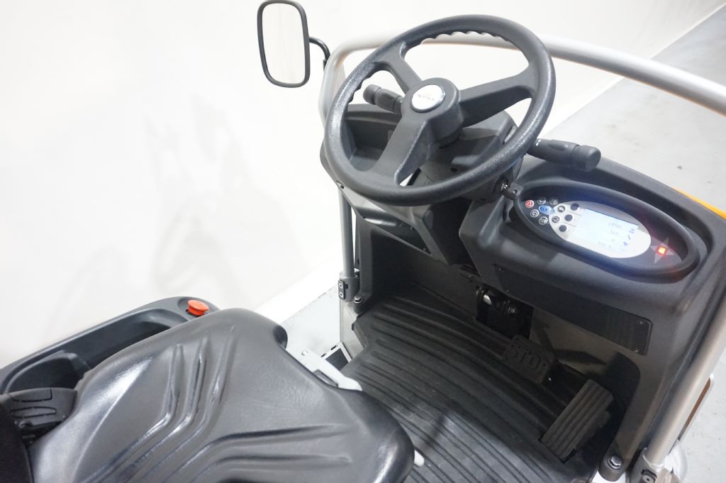 Still-LTX70 Schlepper -Schlepper-www.kriegel-gmbh.de Still-LTX70 Schlepper -Schlepper-www.kriegel-gmbh.de