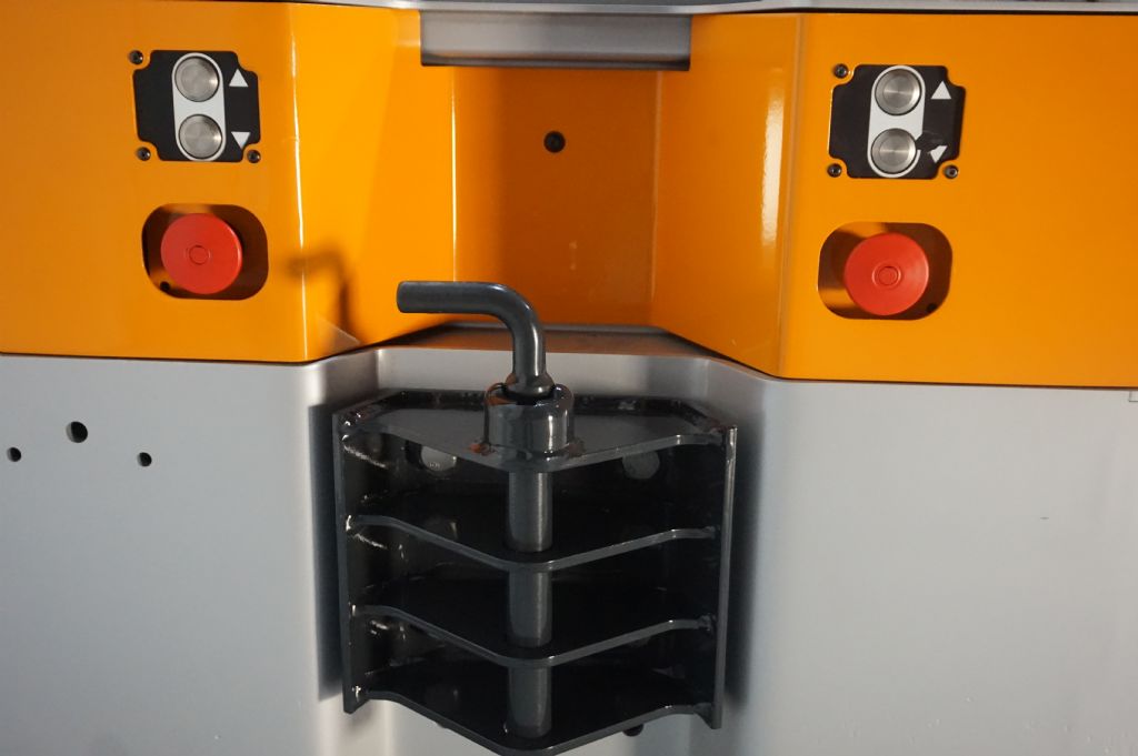 Still-LTX70 Schlepper -Schlepper-www.kriegel-gmbh.de Still-LTX70 Schlepper -Schlepper-www.kriegel-gmbh.de