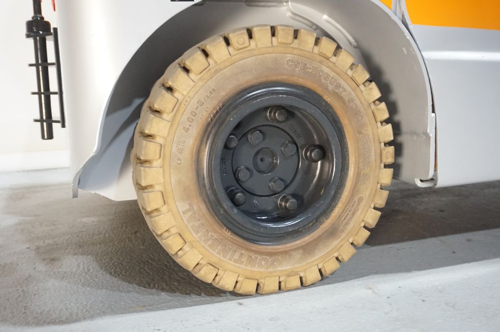 Still-LTX70 Schlepper -Schlepper-www.kriegel-gmbh.de Still-LTX70 Schlepper -Schlepper-www.kriegel-gmbh.de