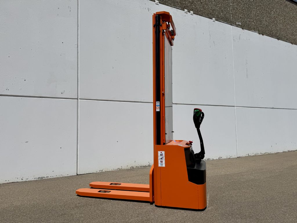 Doosan-LEDS14-Hochhubwagen-www.kugler.net