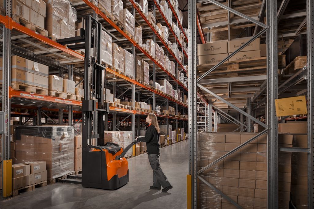 BT-SWE120L-Hochhubwagen-www.kugler.net