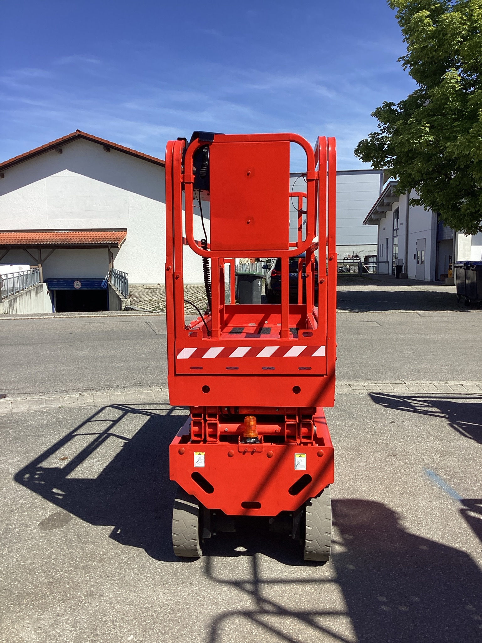 ELS Lift EL8-T Scherenarbeitsbhne www.kunze-buehnen.com