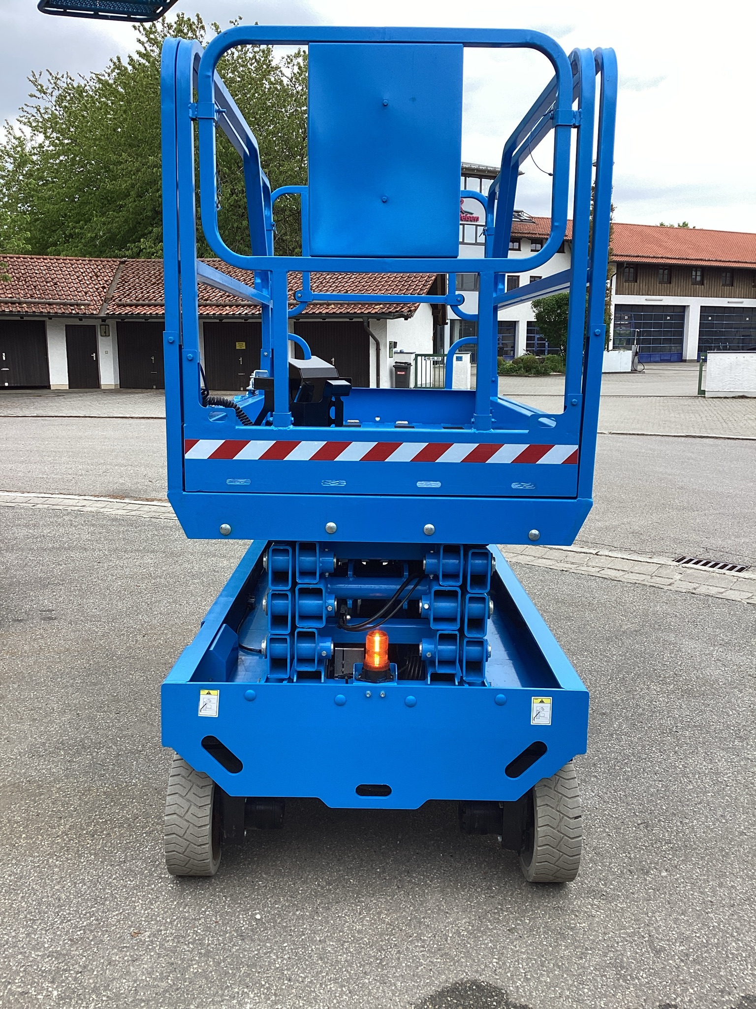 ELS Lift EL10 Scherenarbeitsbhne www.kunze-buehnen.com