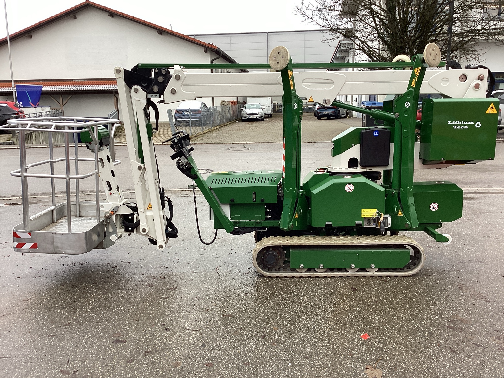 Platform Basket Spider13.80E Raupenarbeitsbhne www.kunze-buehnen.com