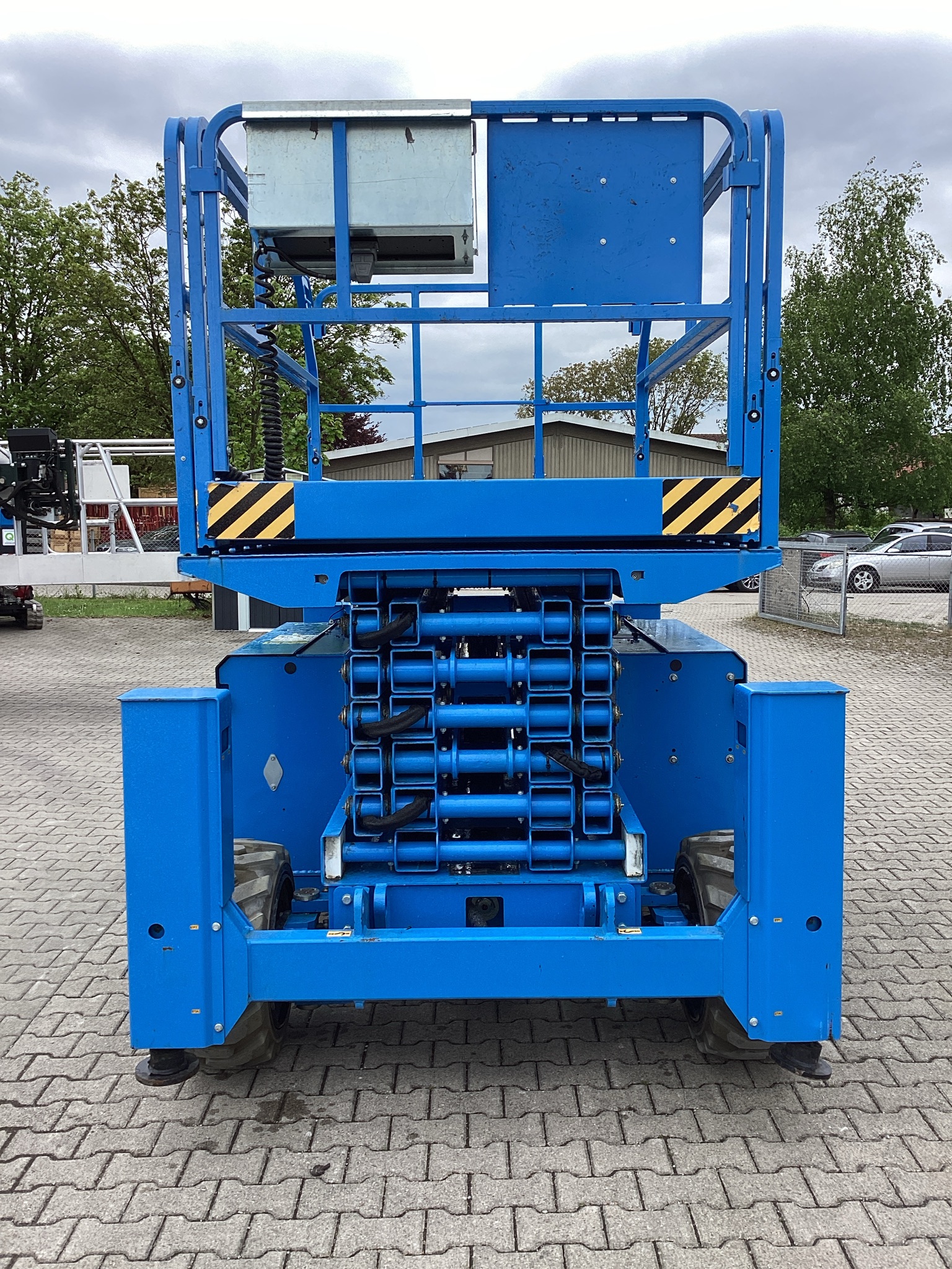 Airo X14-RTE Scherenarbeitsbhne www.kunze-buehnen.com