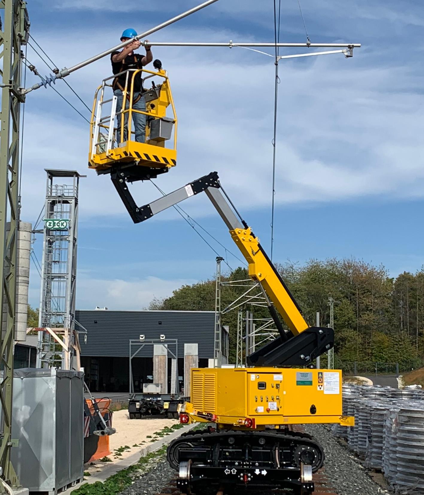  RR C-Pod 10 Zweiweg-Arbeitsbhne www.kunze-buehnen.com